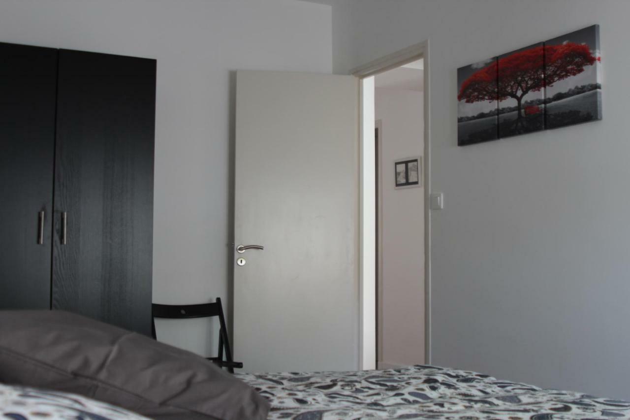 Gite Les 3 Tours 1E Etage Каркасон Екстериор снимка